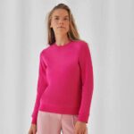 QUEEN Damen Sweatshirt mit Rundhalsausschnitt in kräftigem Pink – modern, bequem und stylisch.