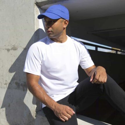 Luftiges Aircool T-Shirt für Herren in sportlichem Weiß – ideal für aktive Tage.