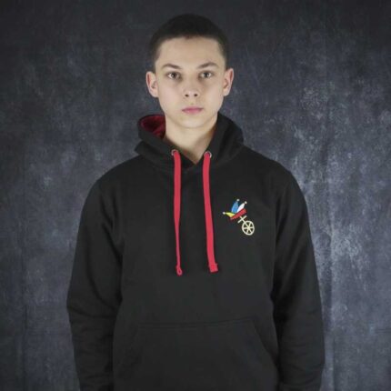 Meenzer Fastnachtshoodie with jester cap and golden wheel embroidery, worn by model with red hood strings, facing front.